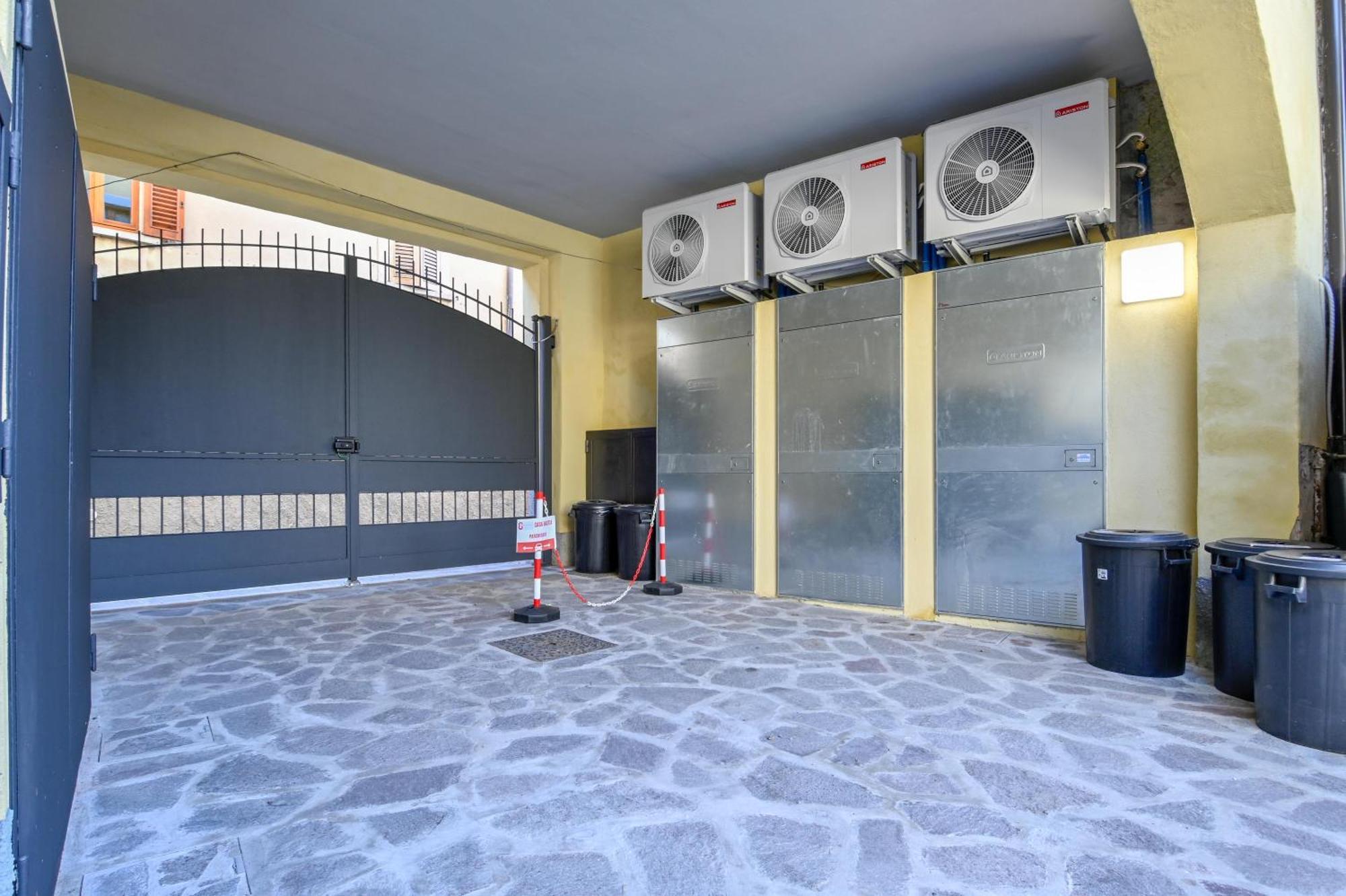 La Corte Di Scanzo - Luxury And Charm Scanzorosciate Exterior photo